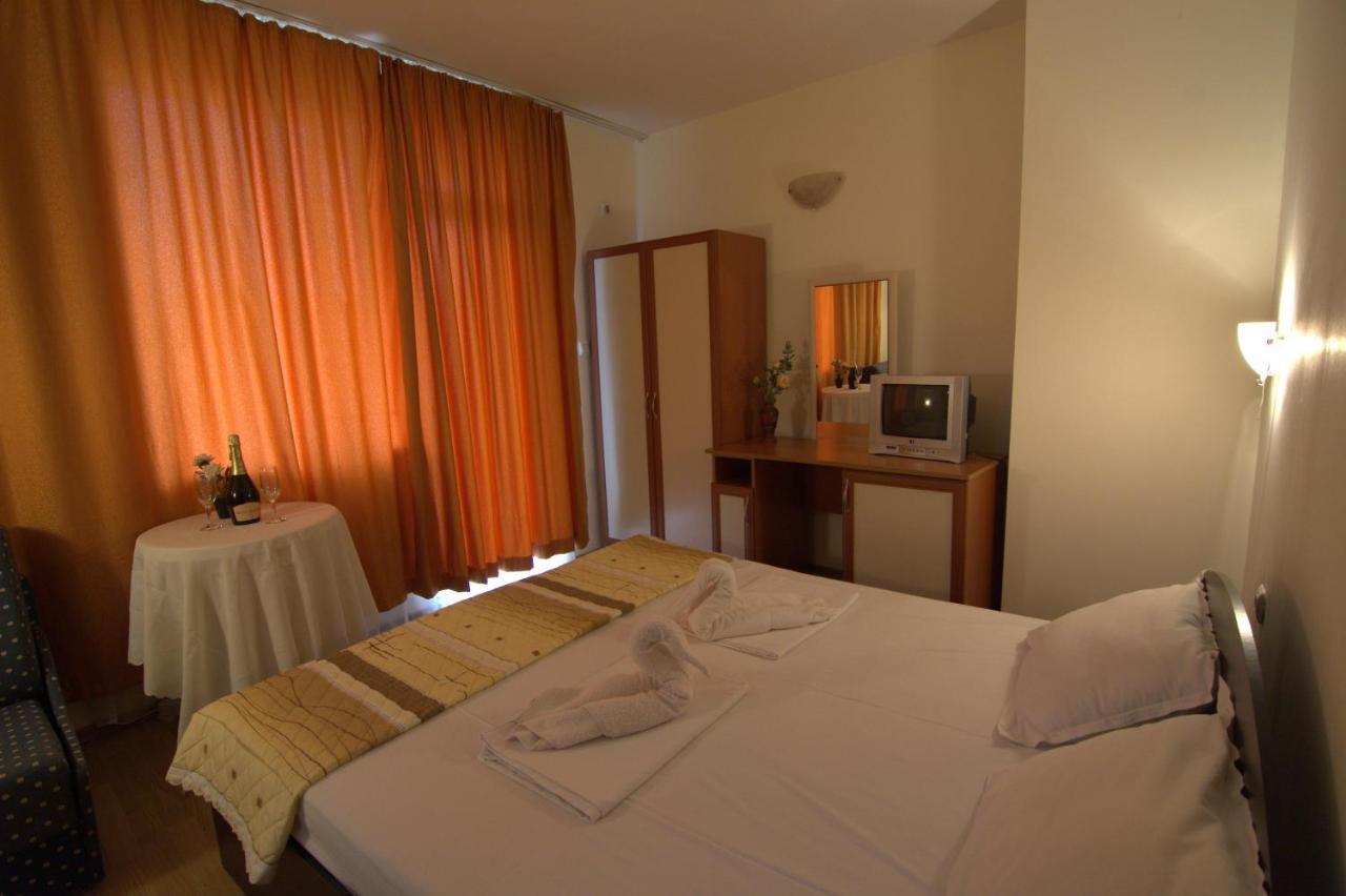 Hotel Stoyanov Ravda Esterno foto