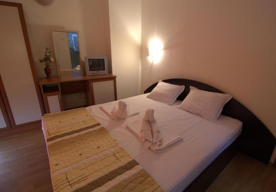 Hotel Stoyanov Ravda Esterno foto